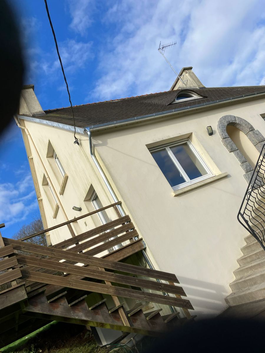 Recherche fuite toiture maison carhaix plouguer 29270
